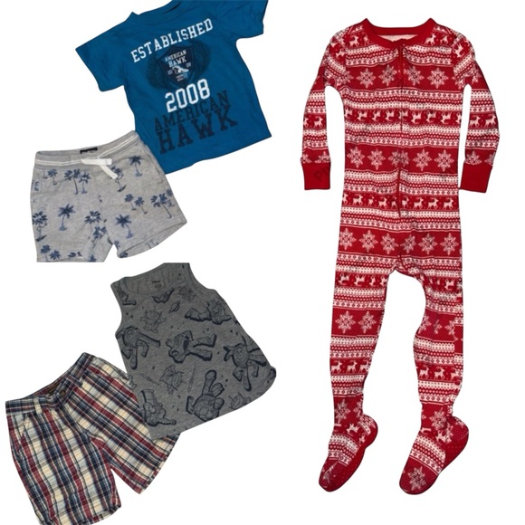 2T Boy Bundle of 5: Shorts x 2, Shirts x 2, One Piece Christmas Footed Pajamas - Picture 1 of 8